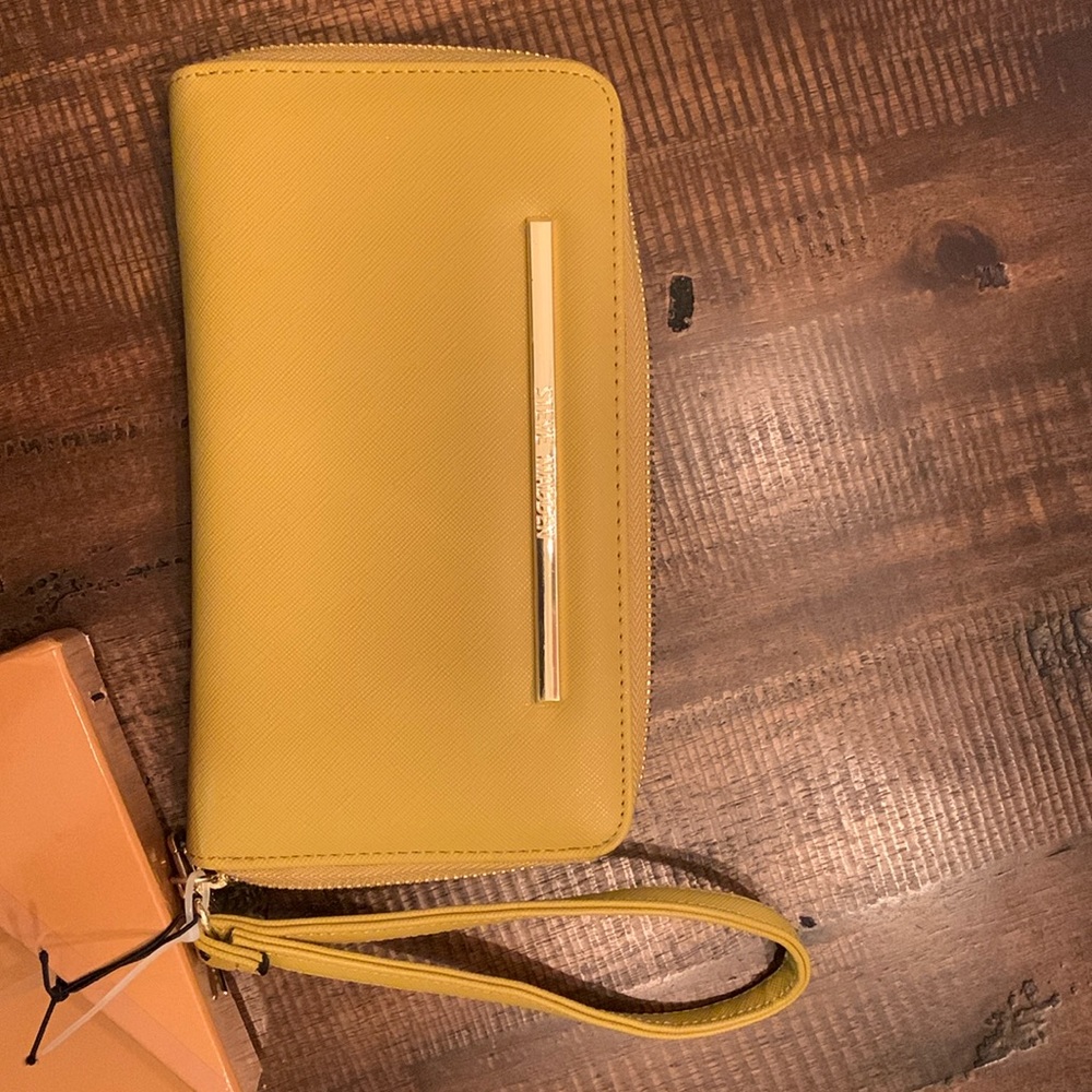 Steve Madden Zip Around Wallet Purse Clutch Wristlet Yellow/Gold